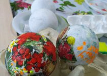 Изостудия: скульптура, живопись, рисунок, пленэр.