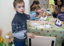 Изостудия: скульптура, живопись, рисунок, пленэр.